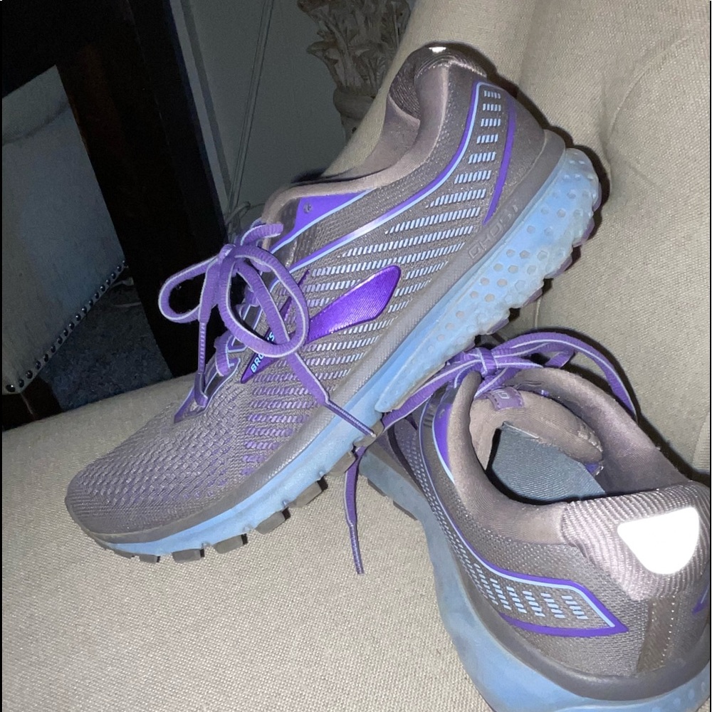 Brooks WOMEN'S GHOST 12 Blue Grey Purple Size 9.5 EXCELLENT Conditioin